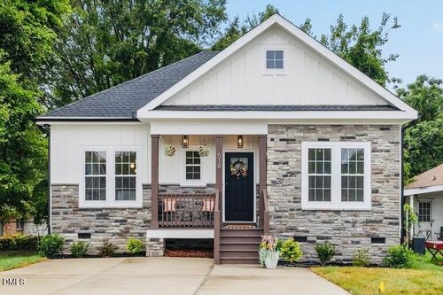 518 1st St, Apex, NC, 27502-2018 | Card Image