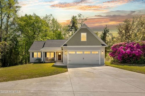 832 Old 30 Rd, Jacksonville, NC, 28546-9743 | Card Image