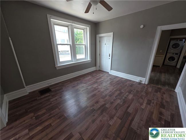 402 Main St, Condo with 3 bedrooms, 1 bathrooms and null parking in HELLERTOWN PA | Image 6
