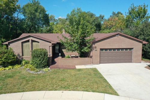 1706 S 8th St, ABERDEEN, SD, 57401-6842 | Card Image