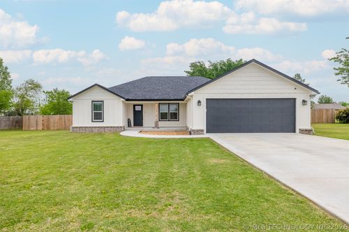 413 Jean Pierre, Chouteau, OK, 74337-3227 | Card Image
