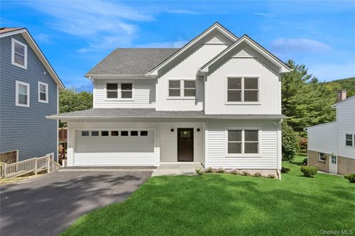 302 Washington Ave, Pleasantville, NY, 10570-2051 | Card Image