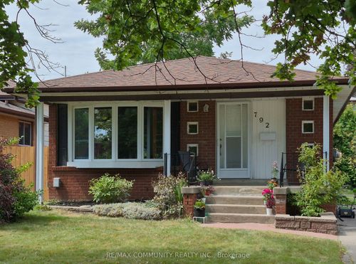 792 Tatra Dr, Oshawa, ON, L1J6S7 | Card Image
