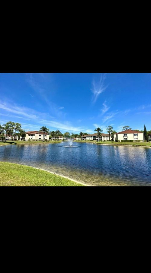 b1-107 Lake Pine Cir, Greenacres, FL, 33463-5522 | Card Image