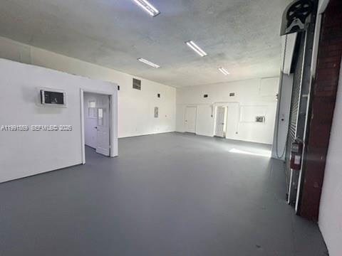 Commercial Lease in Hollywood 4