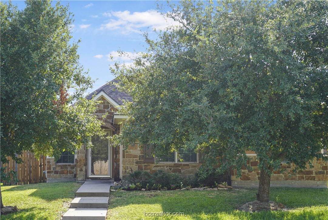 Autumn Lake Dr, Bryan, TX 77807