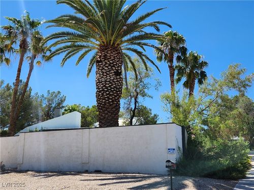 3131 E Katie Ave, Las Vegas, NV, 89121-4215 | Card Image