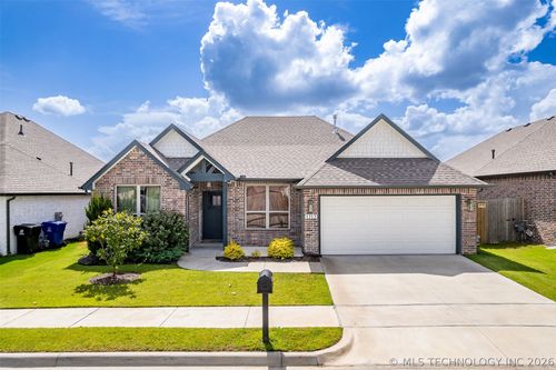 1212 N Dogwood Avenue W, Broken Arrow, OK, 74012 | Card Image
