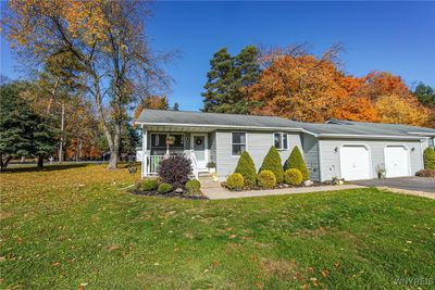 15 Sullivan Drive, Home with 4 bedrooms, 2 bathrooms and null parking in Elma NY | Image 2