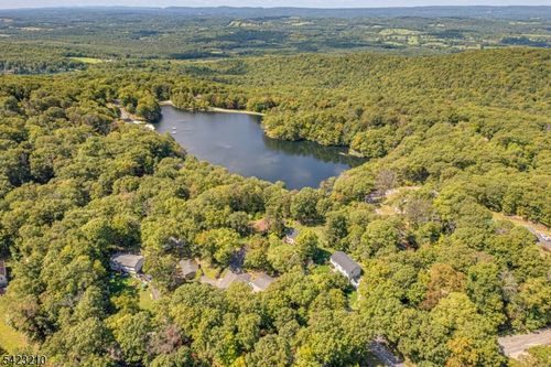 7 Split Rock Ln, Sussex, NJ, 07461 | Card Image