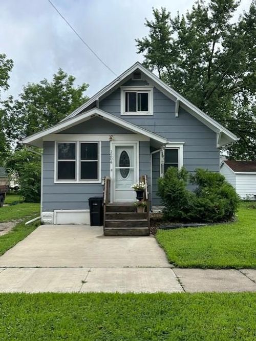 1204 7th Ave Nw, Austin, MN, 55912-2174 | Card Image