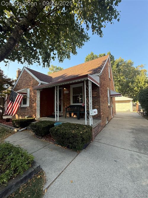 20919 Hawthorne St, Harper Woods, MI, 48225-1133 | Card Image