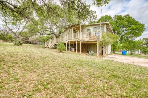204 W Lakeshore Dr, Llano, TX, 78643-9205 | Card Image
