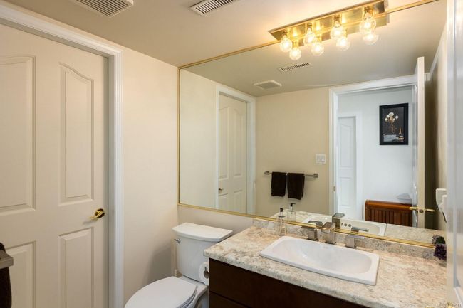 Lower level powder room | Image 27