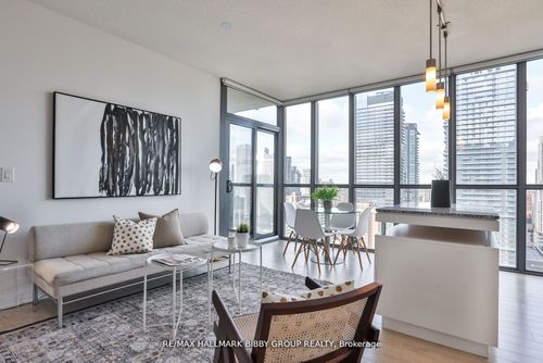 3106-110 Charles St E, Toronto, ON, M4Y1T5 | Card Image