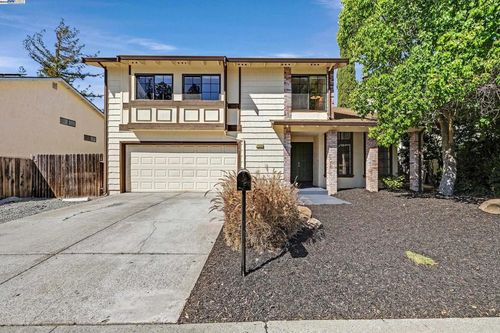 2555 Pine St, Martinez, CA, 94553 | Card Image