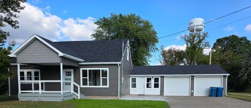 704 Spruce St, Savanna, IL, 61074-2820 | Card Image