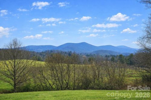 215 Lane Rd, Flat Rock, NC, 28731-8763 | Card Image