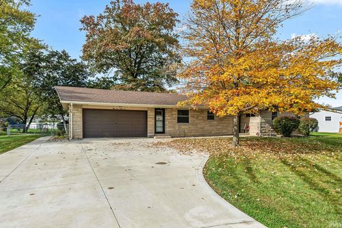 5221 Woodway Drive, Fort Wayne, IN, 46835-3674 | Card Image
