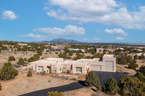 26 Lauren Taylor Ct, Tijeras, NM, 87059-7949 | Card Image