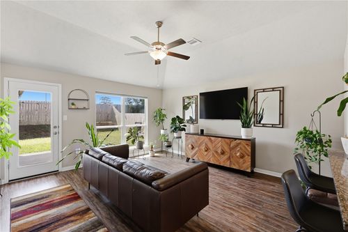2725 Porters Way, Bryan, TX, 77803-1581 | Card Image