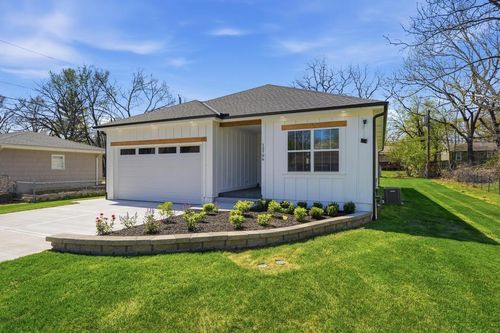 12706 10th St, Grandview, MO, 64030-2420 | Card Image