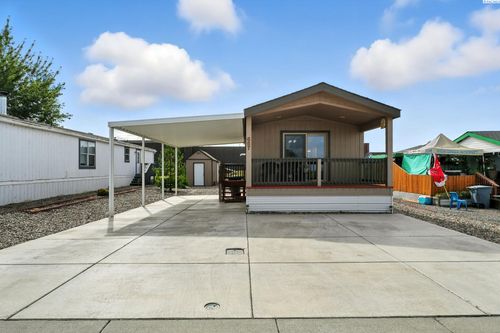 667 Lonetree Ln, Richland, WA, 99352-7313 | Card Image