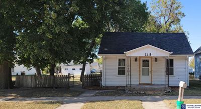 215 N Burlington Avenue, House other with 2 bedrooms, 1 bathrooms and 2 parking in York NE | Image 1