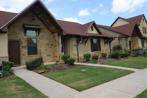 3338 Lieutenant Ave, College Station, TX, 77845-6174 | Card Image