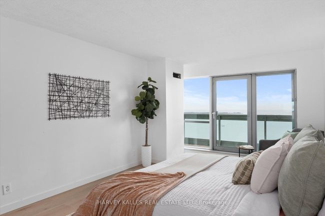 3211 - 10 Yonge St, Condo with 2 bedrooms, 2 bathrooms and null parking in Toronto ON | Image 28