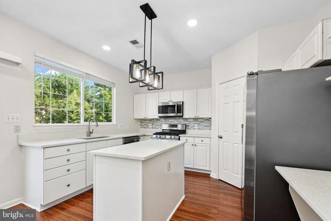2441 Wheat Meadow Cir, Townhouse with 3 bedrooms, 4 bathrooms and null parking in HERNDON VA | Image 11