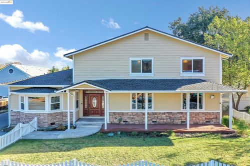 256 Douglas Ln, Pleasant Hill, CA, 94523-4616 | Card Image