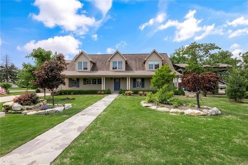 201 Nw 7th St, Bentonville, AR, 72712-4772 | Card Image