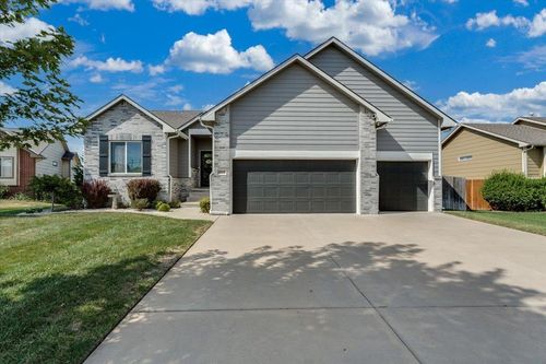 3213 S Bluelake Ct, Wichita, KS, 67215-1022 | Card Image