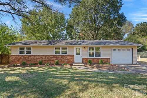 804 Princeton Dr, Kings Mountain, NC, 28086-3836 | Card Image