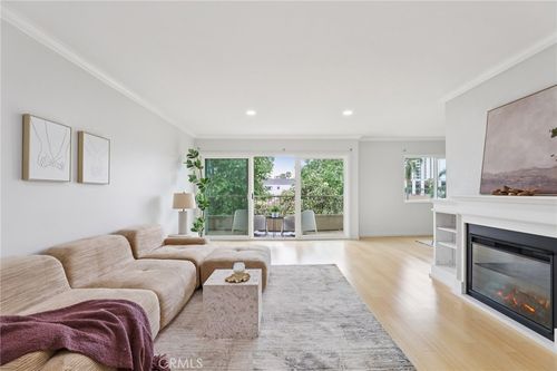 3a-100 Hermosa Ave, Long Beach, CA, 90802-6160 | Card Image