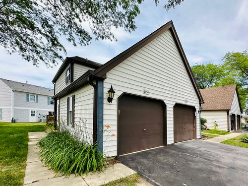 2450 Devonshire Ct, Aurora, IL, 60502-6362 | Card Image