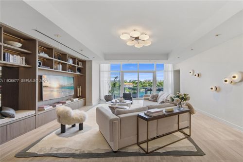 304-4701 N Meridian Ave, Miami Beach, FL, 33140-2955 | Card Image