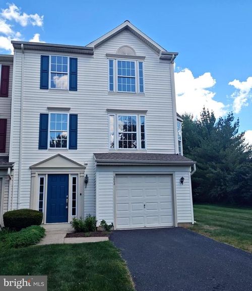 4602 Jasmine Dr, CENTER VALLEY, PA, 18034-8507 | Card Image