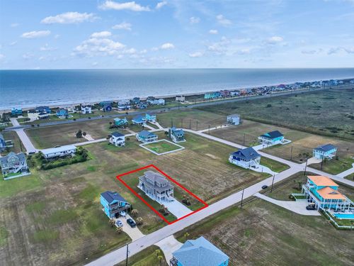18809 Warrior Rd, Galveston, TX, 77554-1118 | Card Image