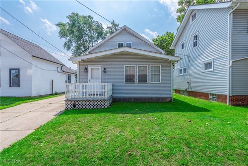 3757 Trowbridge Ave, Cleveland, OH, 44109-2120 | Card Image