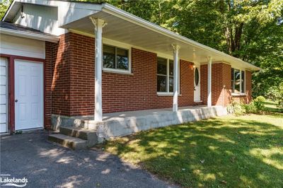 5 Fairlawn Blvd, House other with 3 bedrooms, 2 bathrooms and 8 parking in Bracebridge ON | Image 2