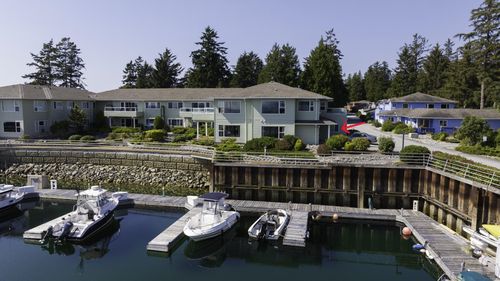 201-1585 Field Rd, Sechelt, BC, V7Z0H1 | Card Image