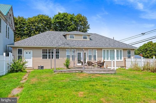 1 W Lehigh St, Summit Hill, PA, 18250-1105 | Card Image