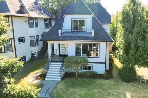 321 17th Ave E, Seattle, WA, 98112-5106 | Card Image