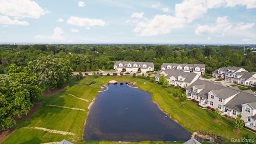 2548 Oxford Cir, Ann Arbor, MI, 48103-2398 | Card Image