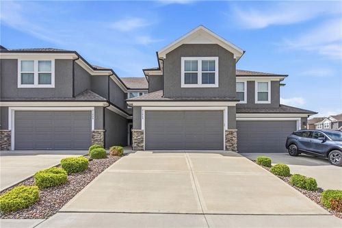 21843 123rd Ter, Olathe, KS, 66061-7629 | Card Image