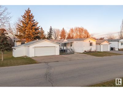 8 - 3400 48 St, House other with 3 bedrooms, 3 bathrooms and 5 parking in Stony Plain AB | Image 3