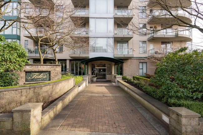 502 - 588 16 Th Street, Condo with 1 bedrooms, 1 bathrooms and 1 parking in West Vancouver BC | Image 1