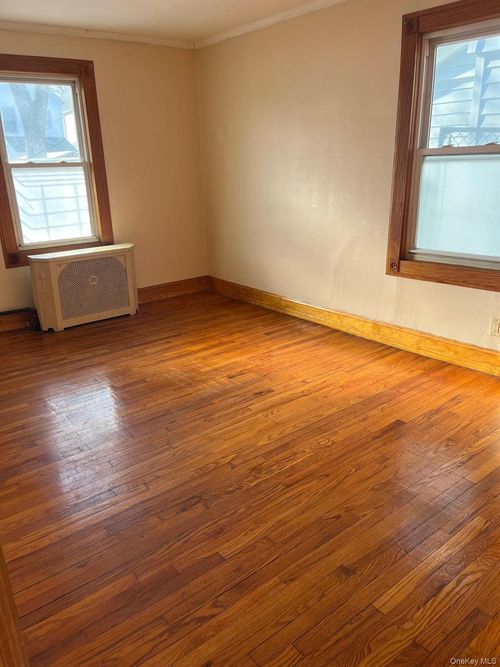 109-60 131st St, S Ozone Park, NY, 11420-1618 | Card Image